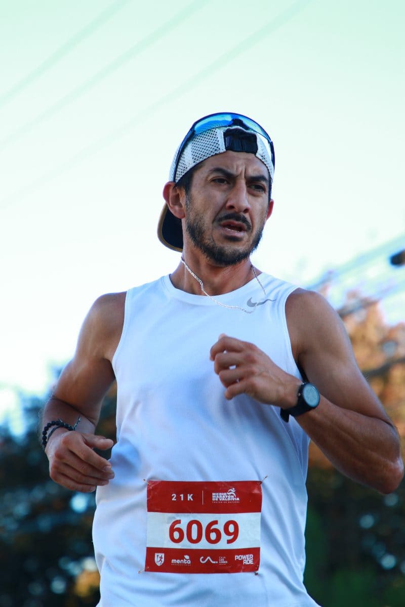 Corredor del 21K en plena carrera